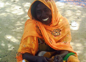 Fatimé Abdélat, a beneficiary of Al-Nadjah Centre is proud of having been made able to knit Credits: SECADEV