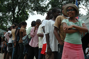 Children queuing for food at St. Marie Credits: Magnier/Caritas