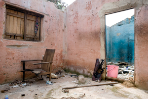 In order to encourage refugees and internally displaced persons to return to their home, damaged houses such as this one should be rehabilitated. Credits: Xavier Schwebel / Secours Catholique