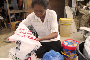 In addition to shelter, Violeta has received help from Caritas – health and sanitation equipment and bags of rice. It’s helped the family make it through. Credit: Nick Harrop/CAFOD