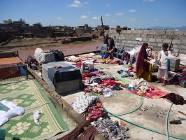 Les familles ont tout perdu après les inondations qui ont recouvert des centaines de villages. Crédit : Kamran Chaudhry / Caritas Pakistan