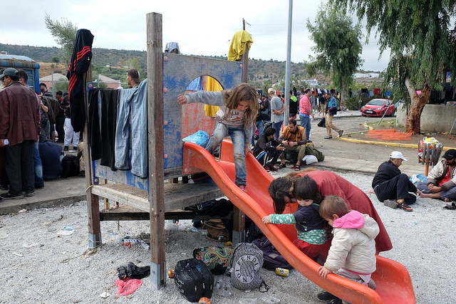 El campo de refugiados de tránsito Kara Tepe en Lesbos, donde los sirios y otros refugiados pueden inscribirse antes de pasar en ferry a Atenas. Crédito: Patrick Nicholson / Caritas