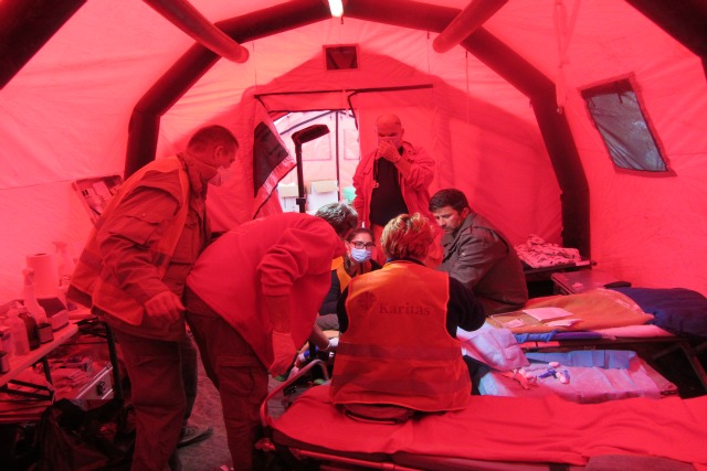Caritas Hungary doctors has come to provide healthcare to refugees and migrants in Slovenia. Credit: Jana Lampe/Caritas