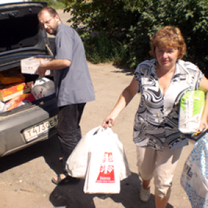 Caritas aids families fleeing into Russia