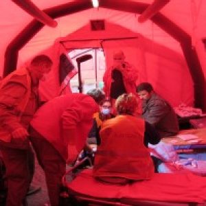 Medical teams help refugees in Slovenia