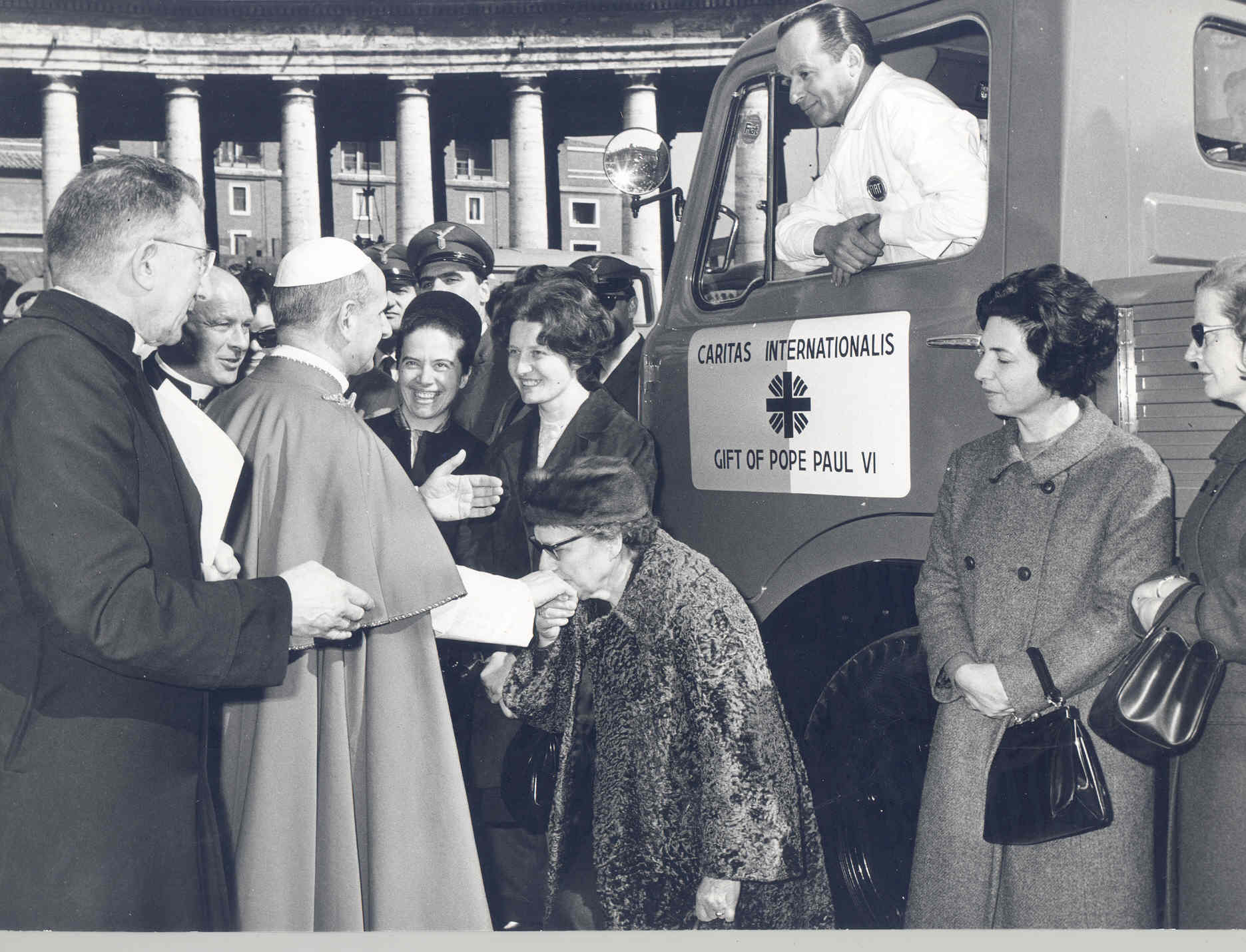Blessed Pope Paul VI: the great light - Caritas