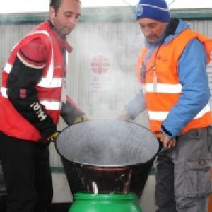 Tea for 6,000 refugees a day in Croatia