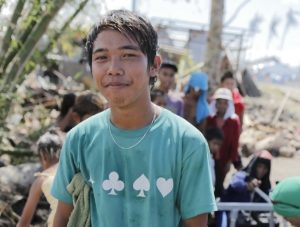 De l’eau propre pour les survivants du typhon aux Philippines