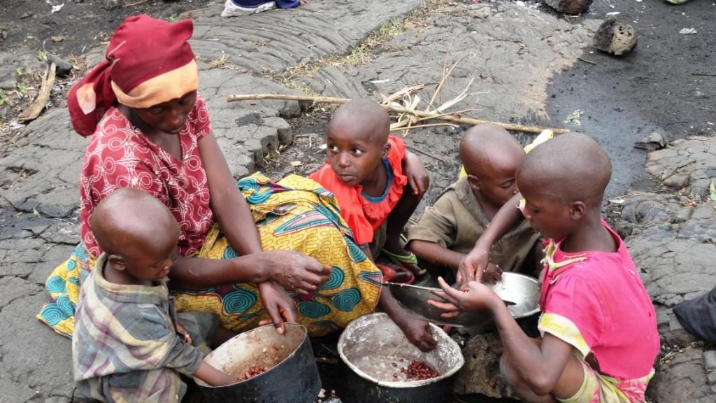 Thousands flee as horror returns to Congo