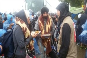 Refugees face cold and rain in Serbia
