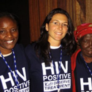 Acceso a los medicamentos para los niños que viven con el VIH: Receta para la vida