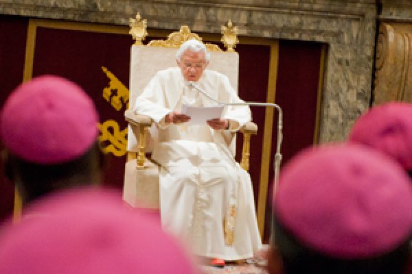 Pope Benedict blesses Caritas Internationalis at its General Assembly