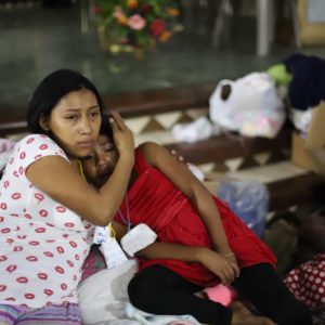 Se instalan albergues en Guatemala tras la peor erupción volcánica en cuatro décadas