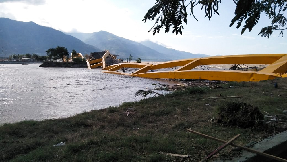 A bridge in Palu that was damaged by the Indonesia tsunami and earthquake. Credit: Caritas Indonesia