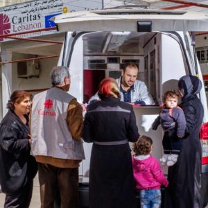 Proteger la dignidad de los migrantes asegurando su acceso a servicios básicos