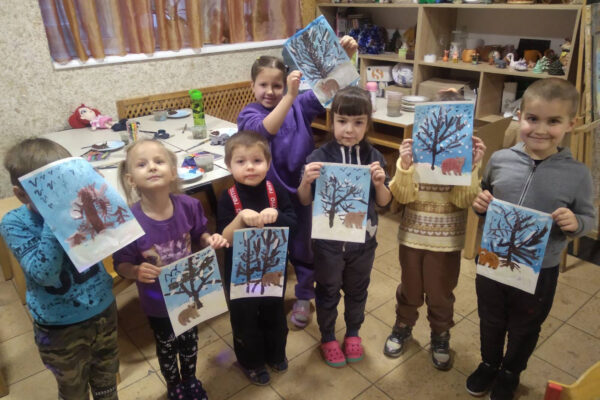Ucrania. El Centro Creativo de Kharkiv ayuda a los niños a hacer frente a la guerra